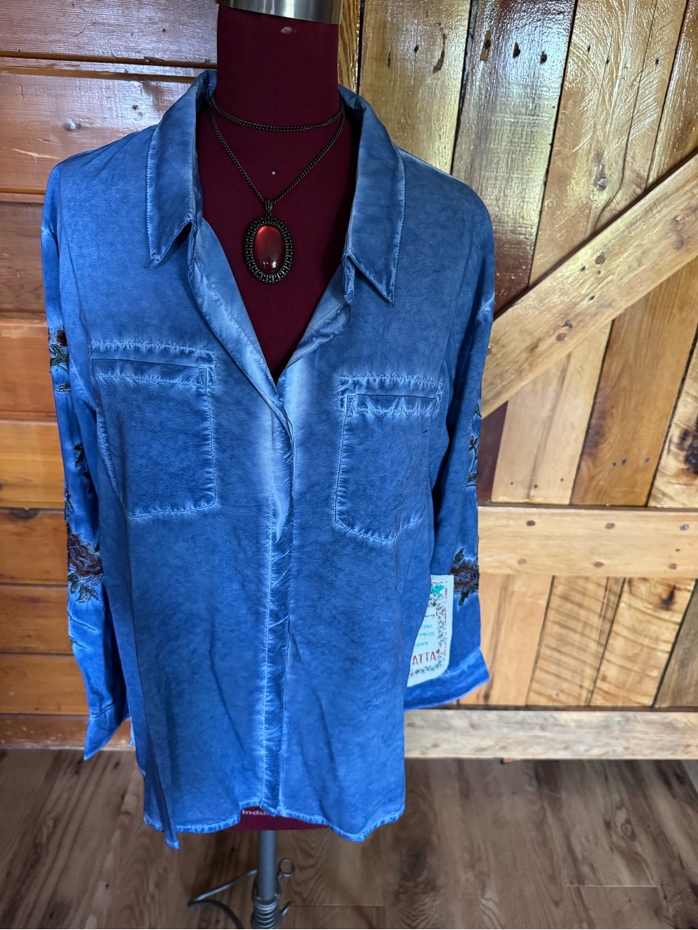 ARATTA NWT Stunning Embroidered Blue Button-Front Shirt